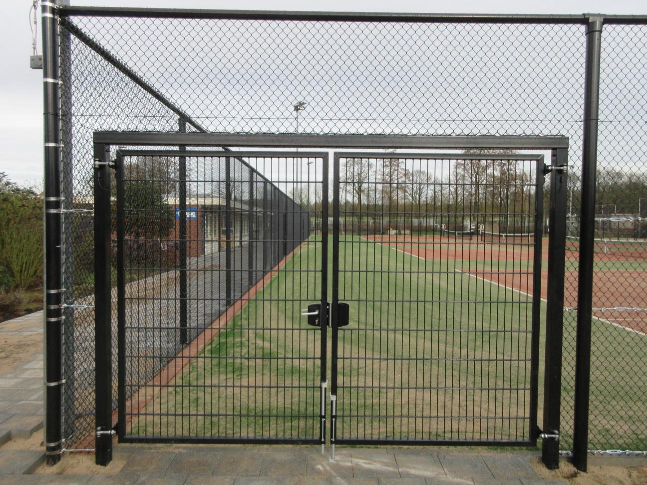 Dubbelew poorten hek Dubbele poorten